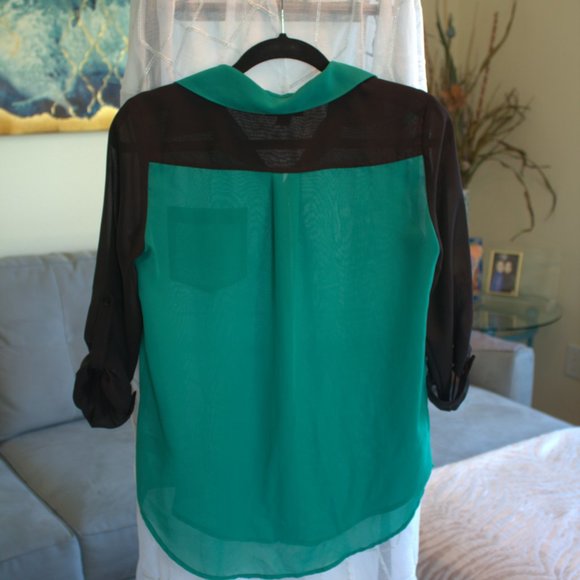 Green Casual Button Down | A. Byer - Picture 2 of 5